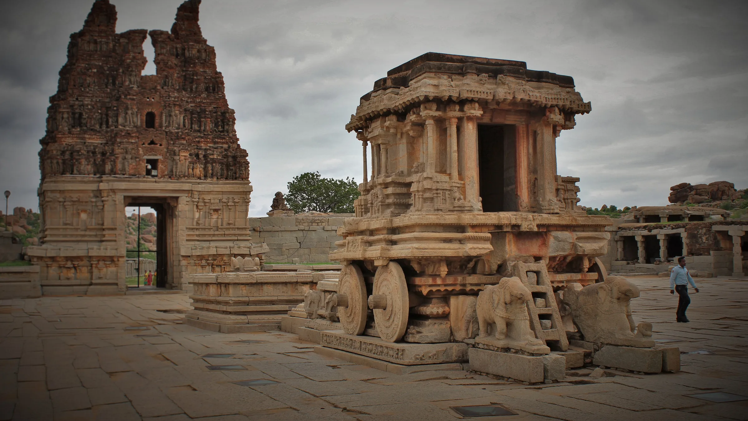 Stone chariot with carved wheels at the Vittala Temple complex in Hampi