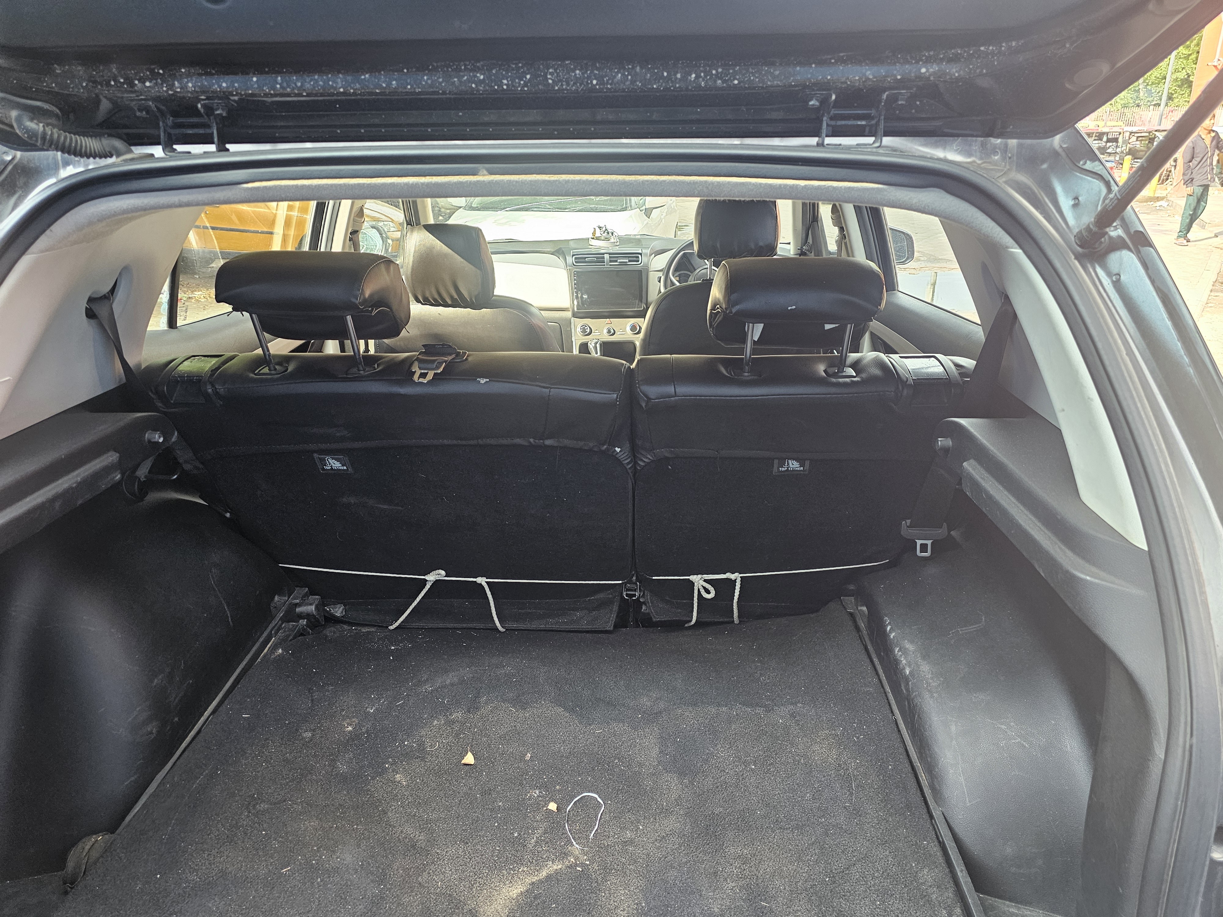 Photo 6 of Hyundai Creta 1.5 Mpi Mt E 2023 available for rent on Hire N Ride