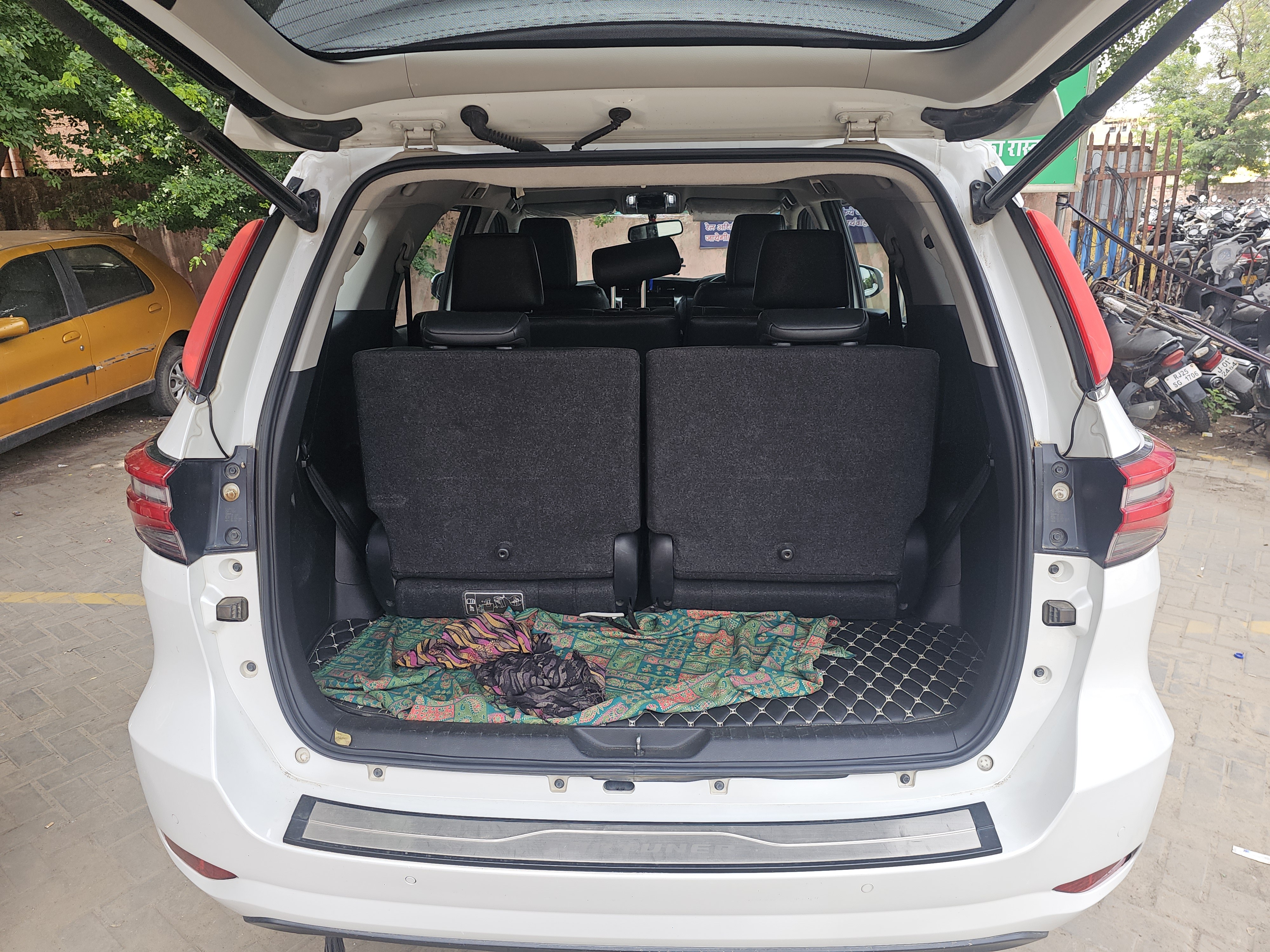 Photo 6 of Toyota Kirloskar Motor Pvt Fortuner (at) 2755.00cc 2024 available for rent on Hire N Ride
