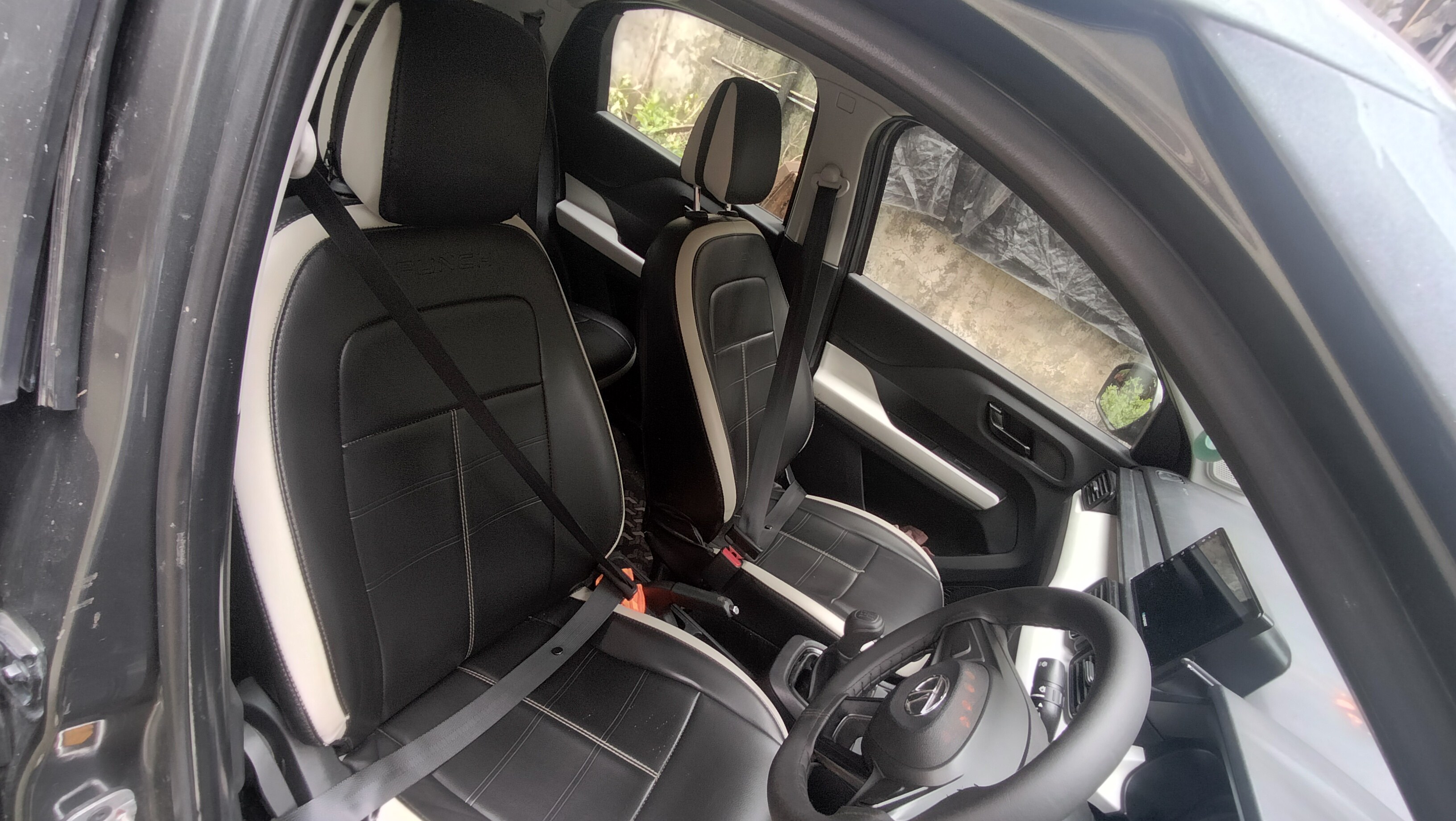 Photo 6 of Tata Punch Pure 1.2l Mt 2023 available for rent on Hire N Ride