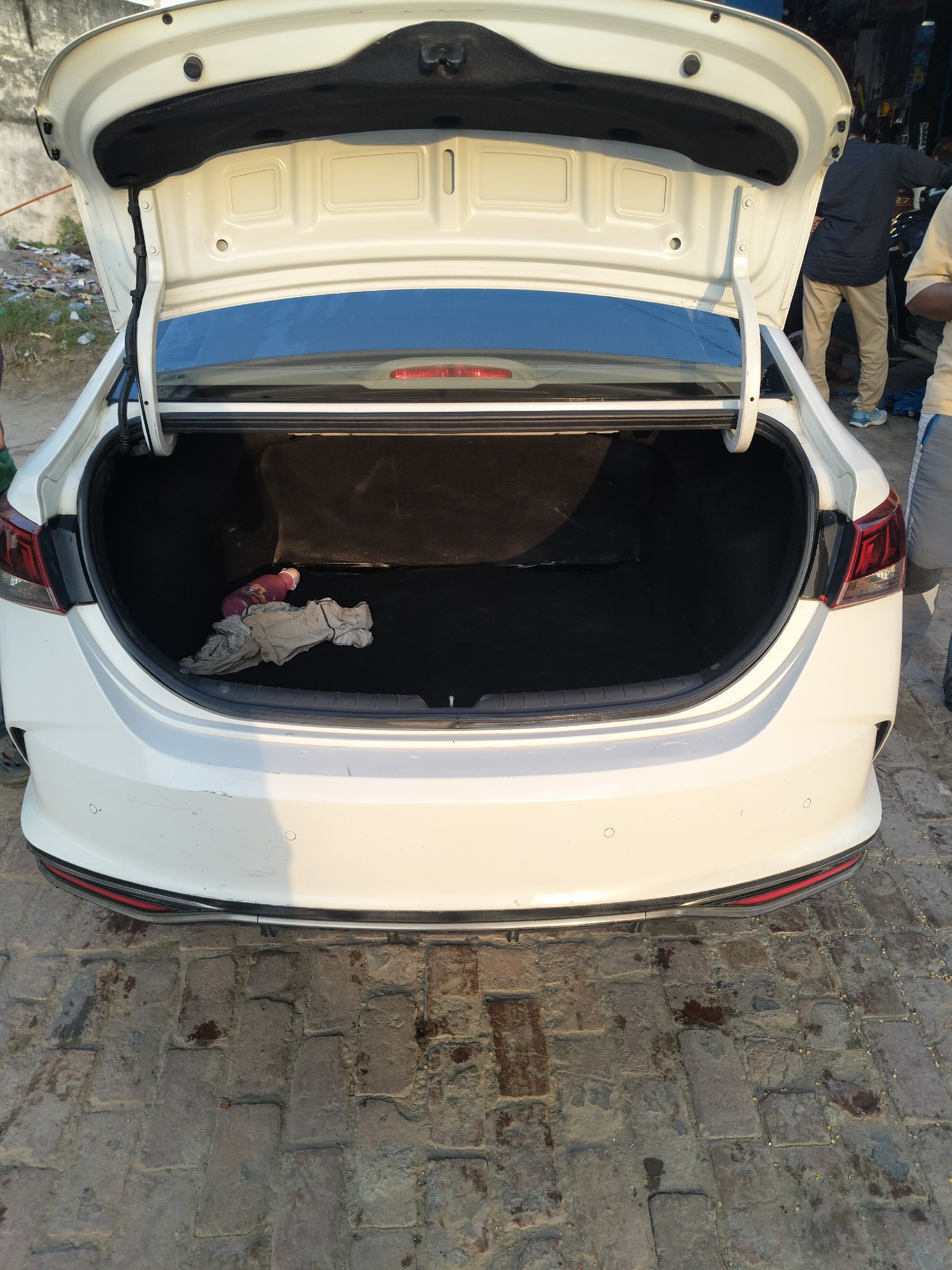Photo 4 of Hyundai Verna Sx 2021 available for rent on Hire N Ride