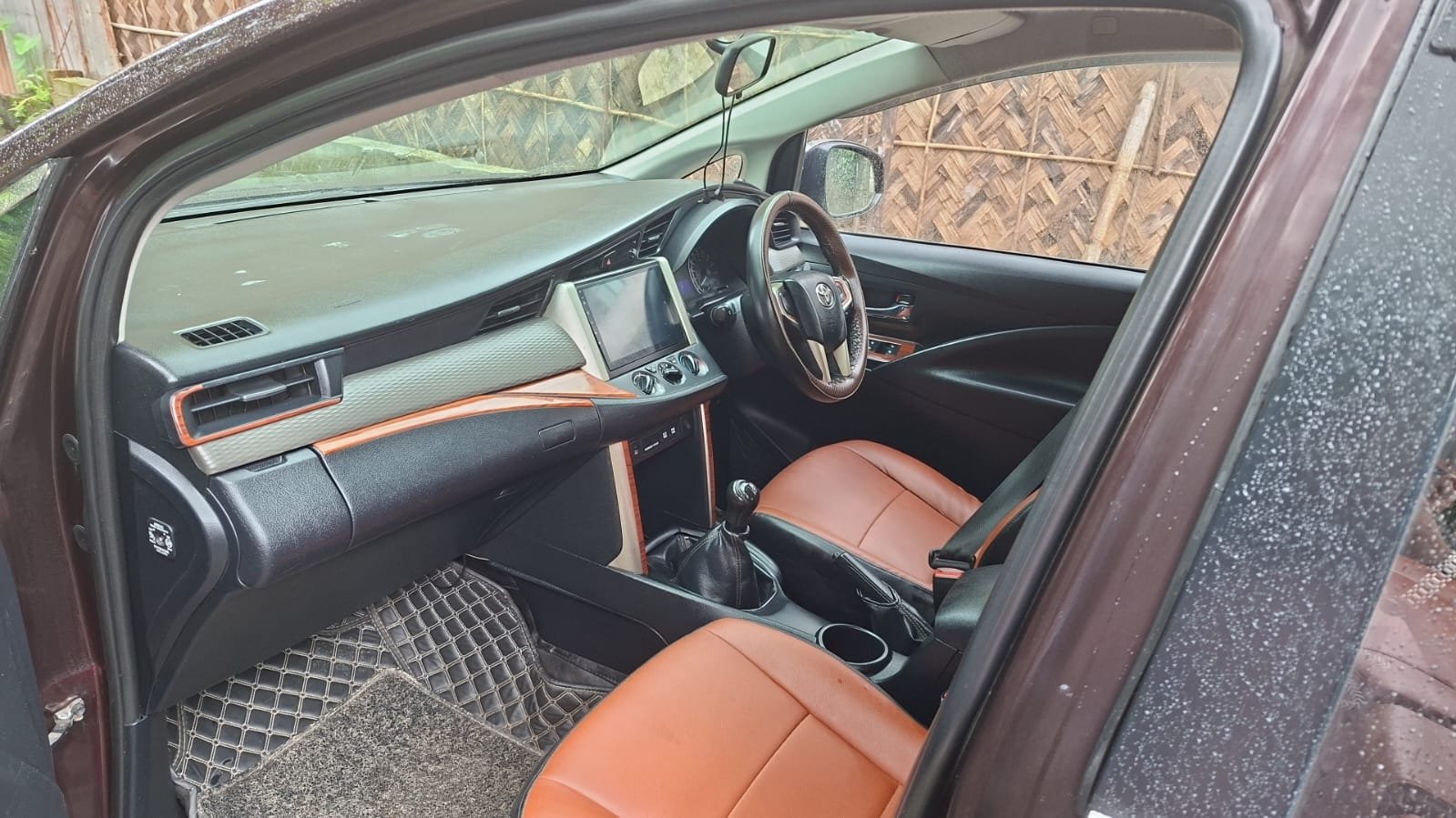 Photo 5 of Toyota Innova Crysta 2.4 G 2017 available for rent on Hire N Ride