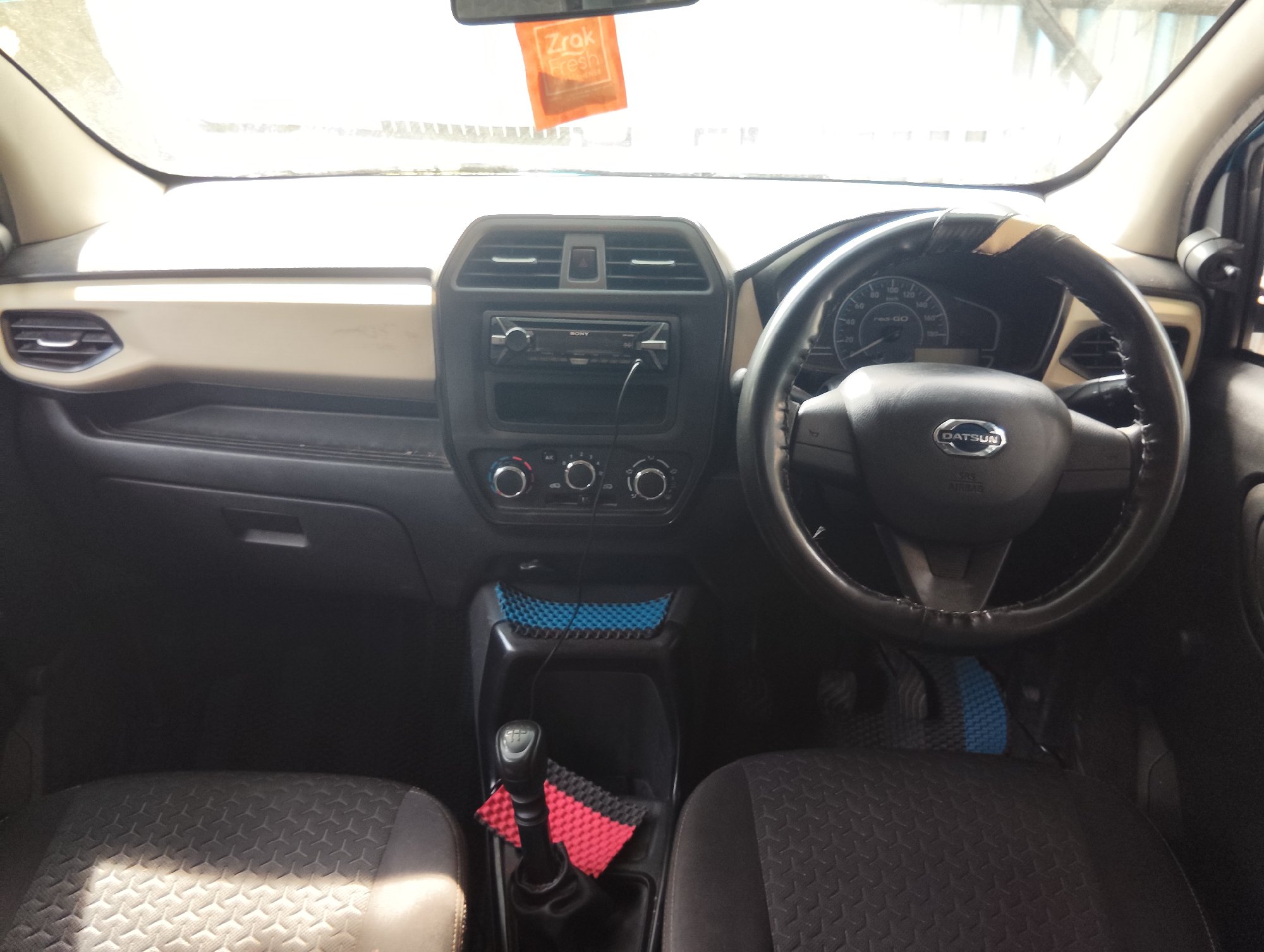 Photo 5 of Nissan Redi-go A 2021 available for rent on Hire N Ride