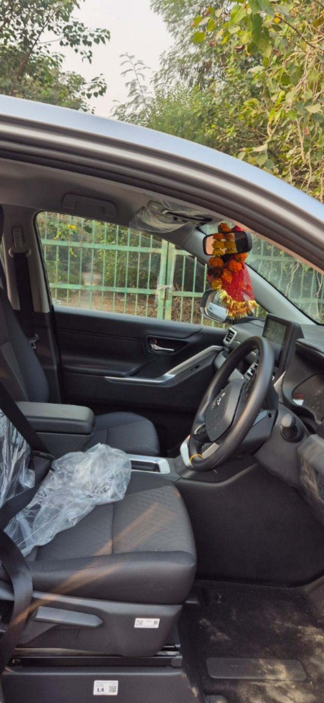 Photo 5 of Toyota Innova Hycross Le 2023 available for rent on Hire N Ride