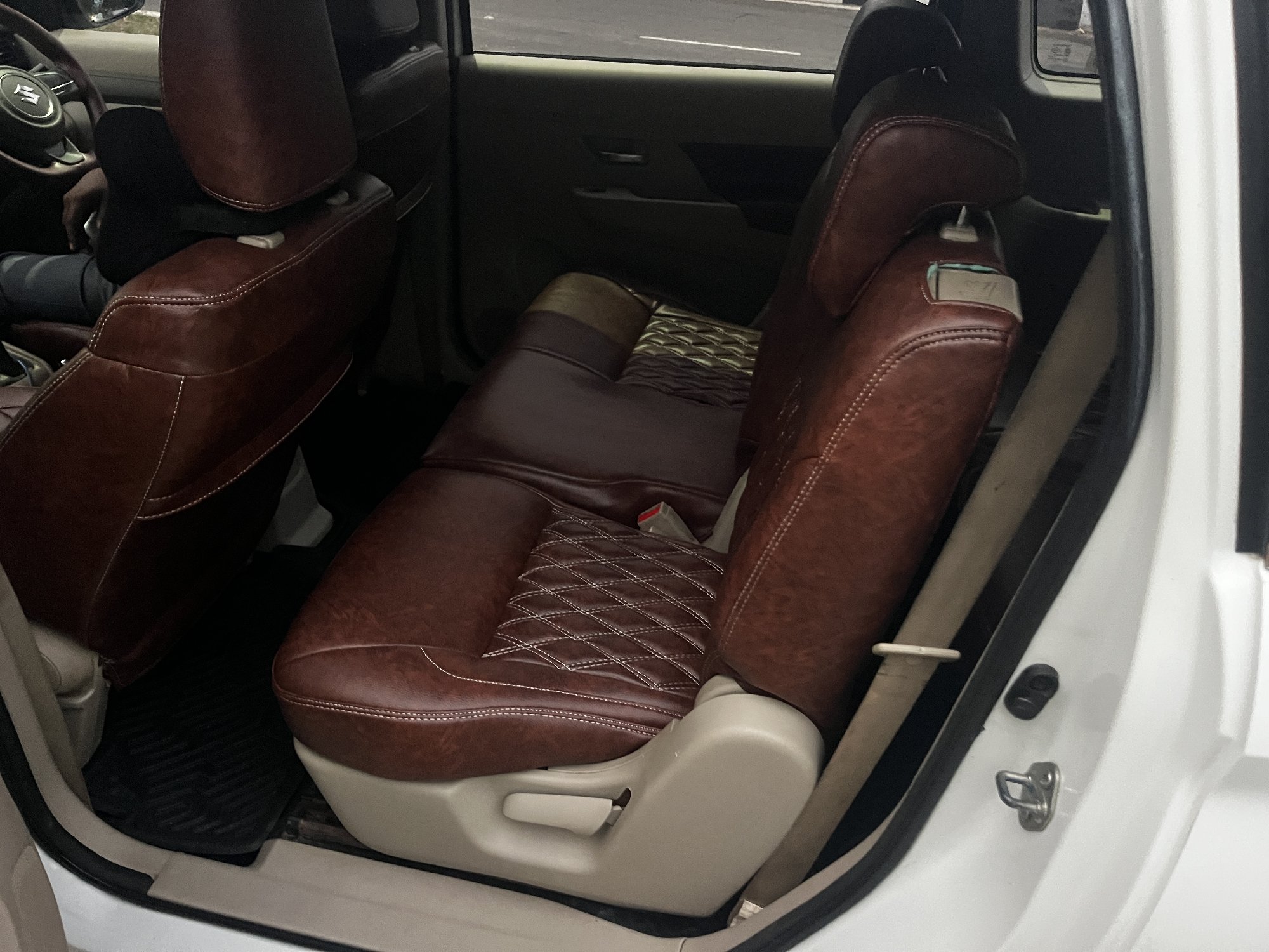 Photo 6 of Maruti Suzuki Ertiga Vxi (smart Hybrid) 2023 available for rent on Hire N Ride
