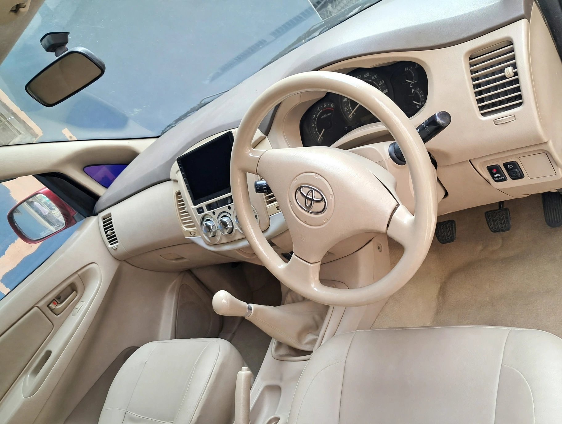 Photo 5 of Toyota Innova 2.5 G 2007 available for rent on Hire N Ride