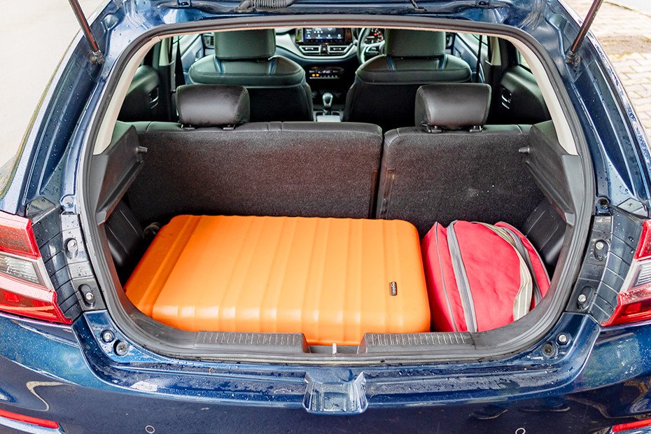 Photo 5 of Maruti Suzuki Baleno Delta Ags 2023 available for rent on Hire N Ride