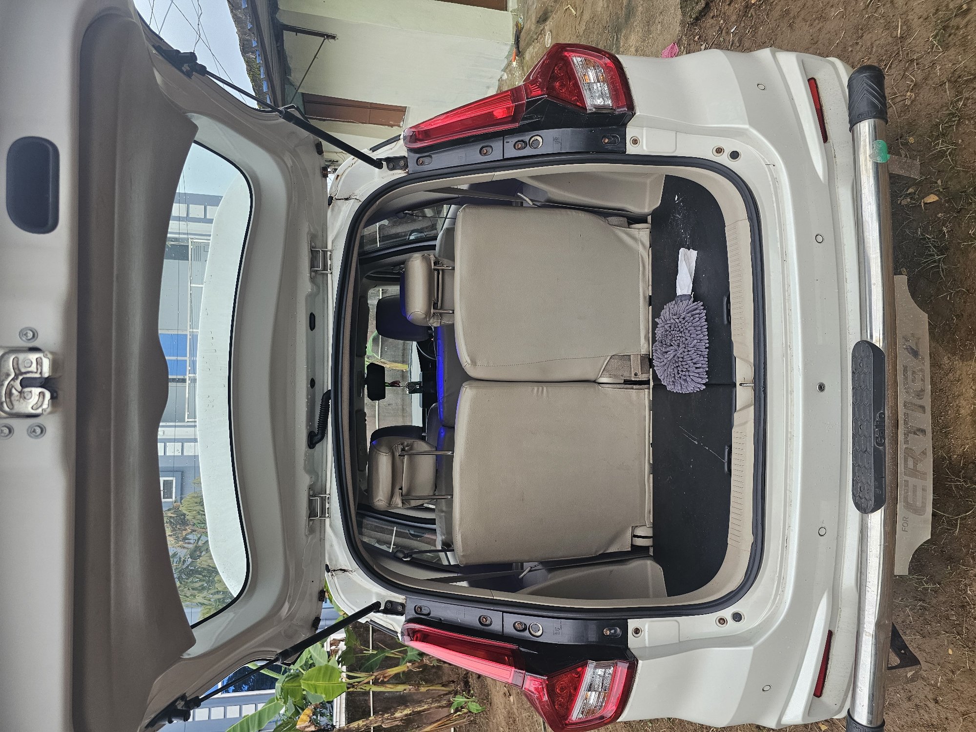 Photo 6 of Maruti Suzuki Ertiga Smart Hybrid Vdi 2019 available for rent on Hire N Ride