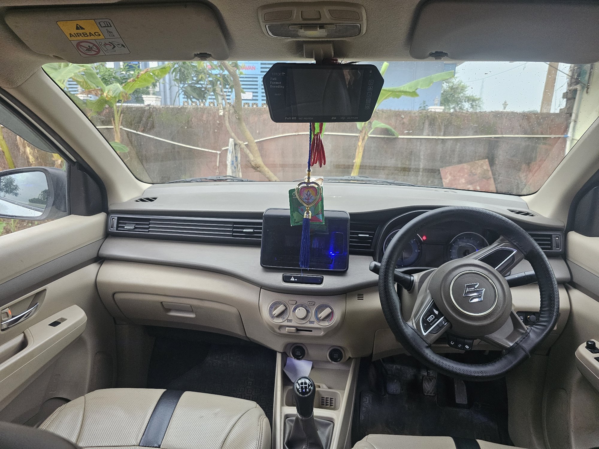 Photo 5 of Maruti Suzuki Ertiga Smart Hybrid Vdi 2019 available for rent on Hire N Ride
