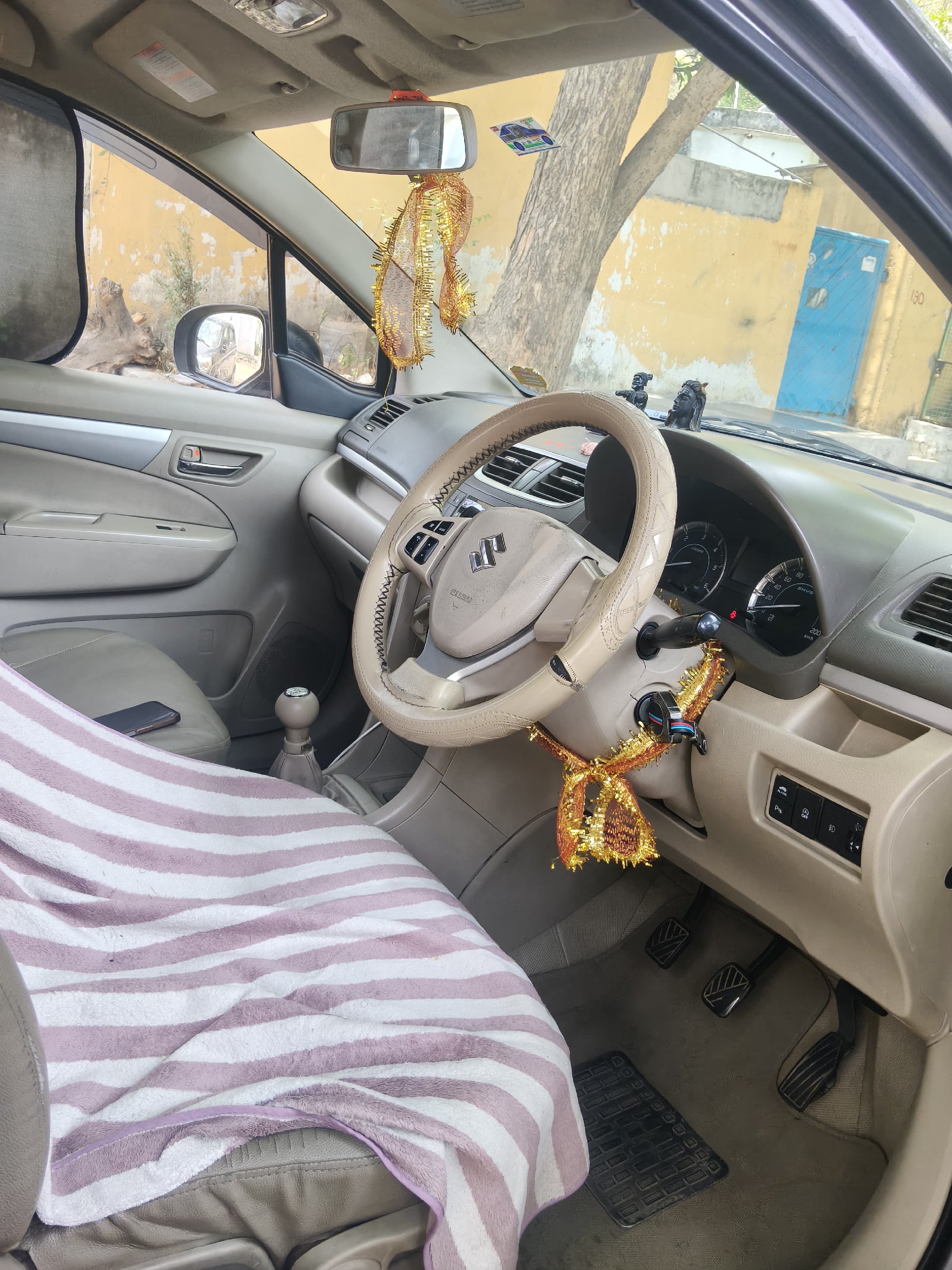 Photo 4 of Maruti Suzuki Ertiga Standard 2016 available for rent on Hire N Ride